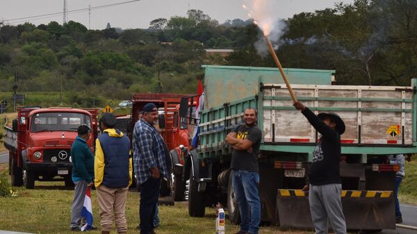 Camioneres protestan en Paraguay - Sputnik Mundo