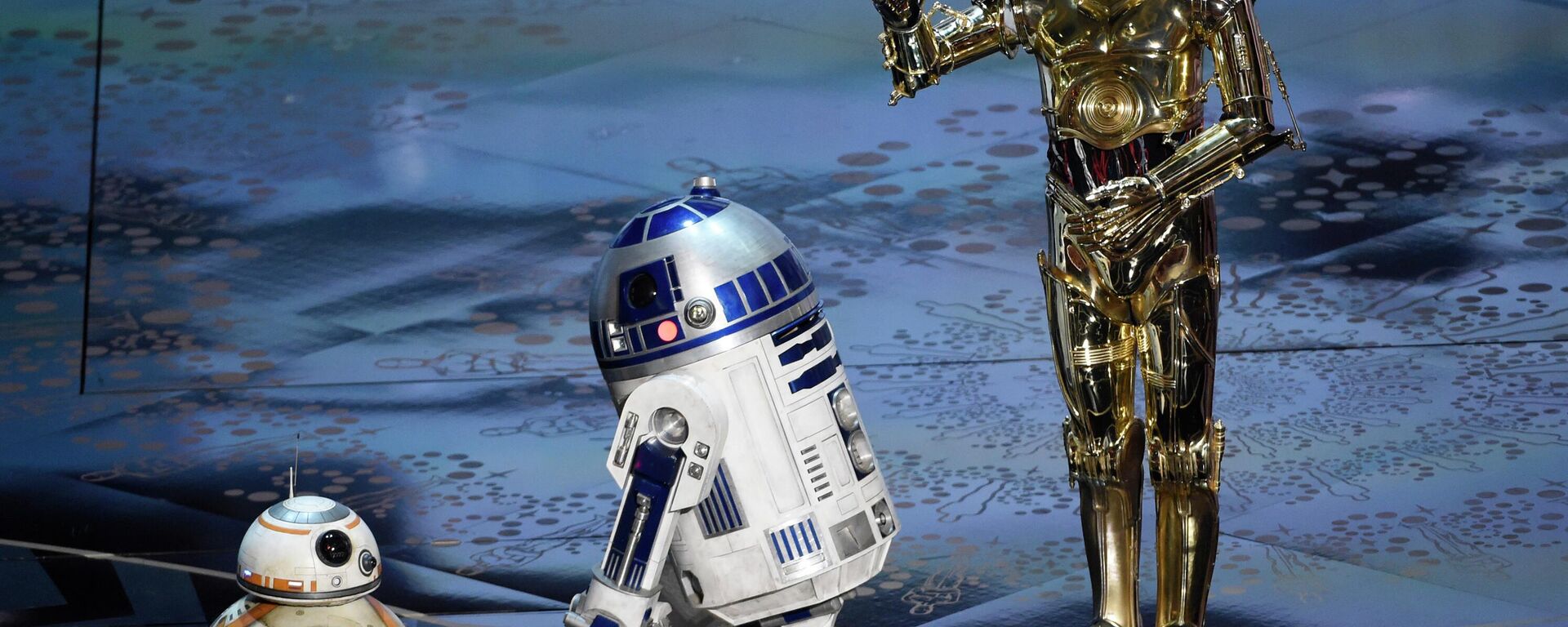 Los personajes droides de 'La Guerra de las Galaxias': BB-8, desde la izquierda, R2-D2 y C-3PO (archivo) - Sputnik Mundo, 1920, 18.09.2022