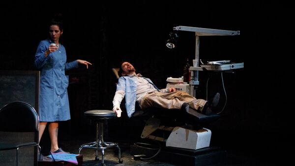 Una escena de la obra de teatro 'Óxido' que se presenta en el teatro El Grito de Buenos Aires - Sputnik Mundo
