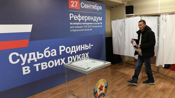 Durante un referendo sobre la adhesión a Rusia de las repúblicas populares de Donetsk y Lugansk y de las provincias de Zaporiyia y Jersón - Sputnik Mundo