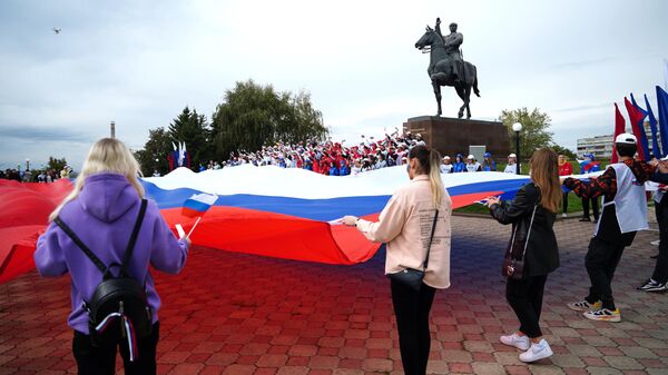 Flashmob Con Rusia para siempre en Lugansk - Sputnik Mundo