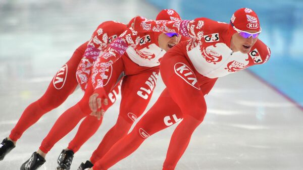 Deportistas rusos, patinadores de velocidad sobre hielo (imagen refencial) - Sputnik Mundo