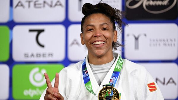 Rafaela Silva, la campeona olímpica brasileña, ganó el oro en el Campeonato Mundial de Judo en la capital uzbeka, Taskent - Sputnik Mundo