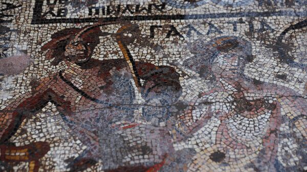 Un antiguo mosaico de la era romana fue descubierto en Siria  - Sputnik Mundo