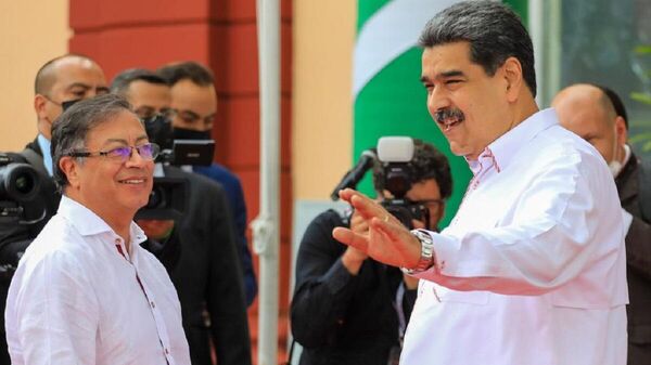El presidente de Colombia, Gustavo Petro, fue recibido por el presidente venezolano, Nicolás Maduro - Sputnik Mundo