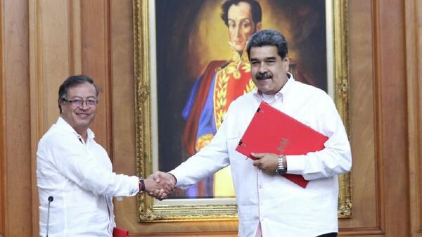 Encuentro entre Gustavo Petro y Nicolás Maduro,  presidentes de Colombia y Venezuela - Sputnik Mundo