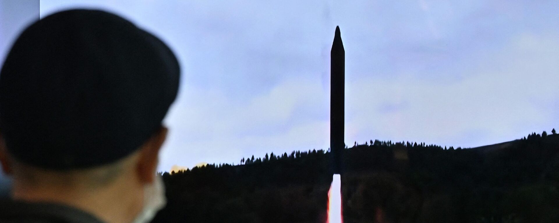 Lanzamiento de misiles por Corea del Norte - Sputnik Mundo, 1920, 18.11.2022