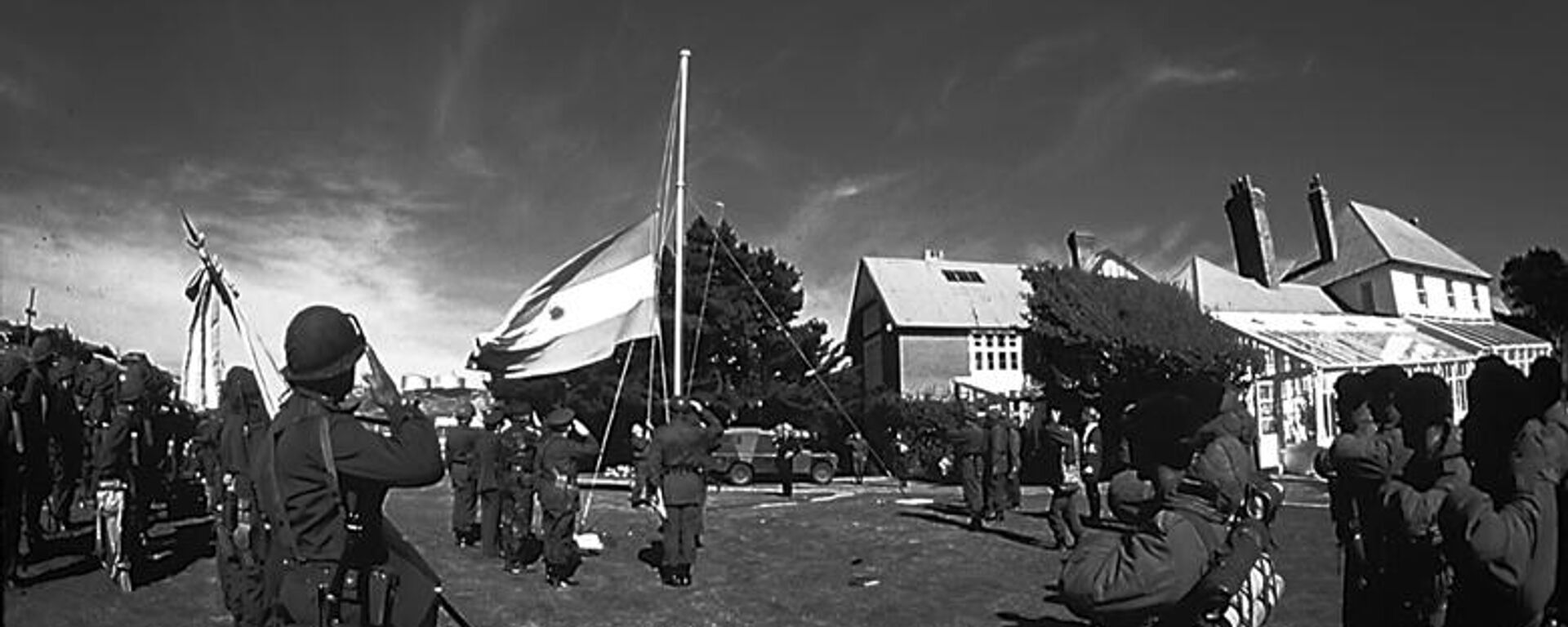 Izamiento de la bandera de Argentina en las Malvinas. - Sputnik Mundo, 1920, 04.11.2022
