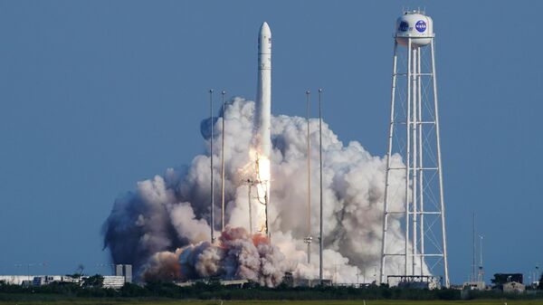 El cohete Antares de Northrop Grumman cargado con Cygnus - Sputnik Mundo