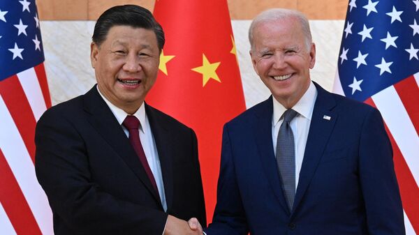 Los presidentes de China y EEUU, Xi Jinping y Joe Biden - Sputnik Mundo