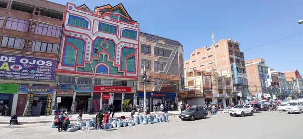 Con los años, este estilo arquitectónico se ha convertido en un atractivo turístico de la ciudad de El Alto - Sputnik Mundo