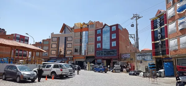 Así se ve la fachada de uno de los  cholets en Bolivia - Sputnik Mundo