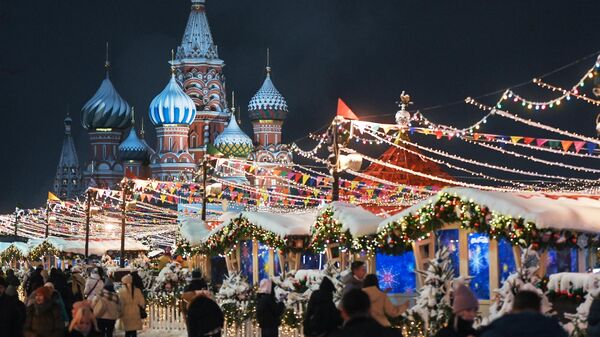 Feria de Año Nuevo en la Plaza Roja de Moscú - Sputnik Mundo