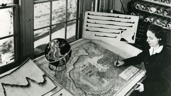 La cartógrafa Marie Tharp - Sputnik Mundo