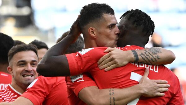 Con gol de un suizo-camerunés Suiza supera a Camerún en el Mundial de Catar - Sputnik Mundo