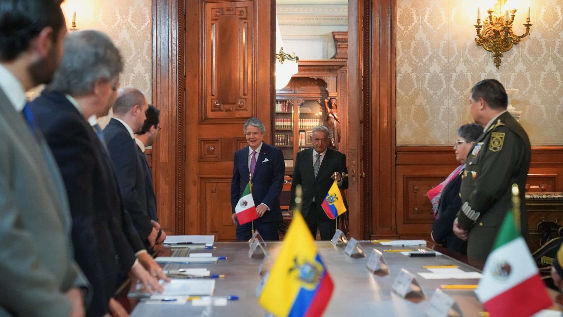 Los presidentes de Ecuador, Guillermo Lasso, y de México, Andrés Manuel López Obrador - Sputnik Mundo, 1920, 24.12.2022