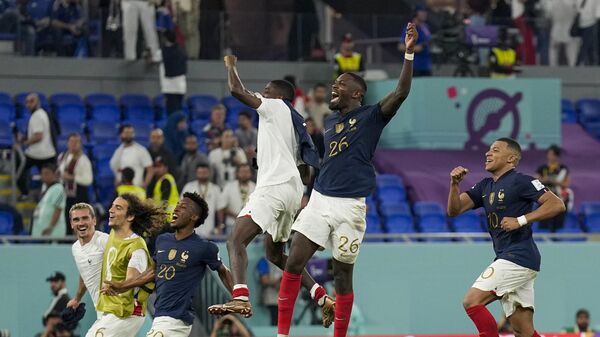 Francia derrota 2-1 a Dinamarca y se clasifica a los octavos, 26 de noviembre de 2022 - Sputnik Mundo