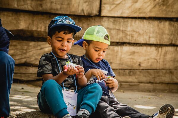 Proyecto Amar Migrar, fundación que trabaja en Chile para mejorar la vida de decenas de niños migrantes y sus familias - Sputnik Mundo