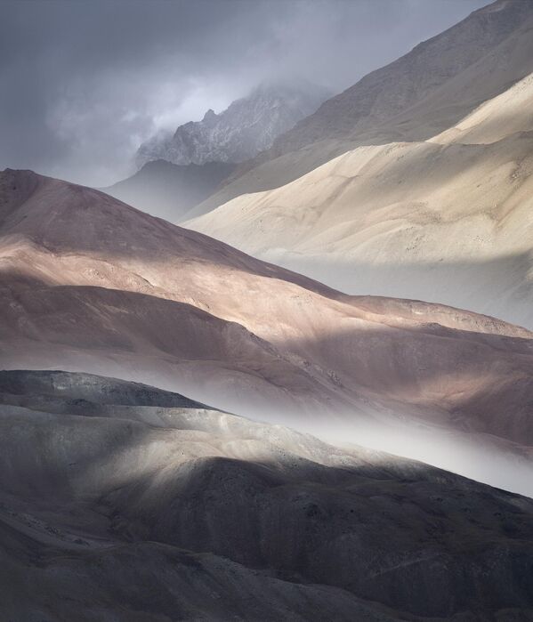 Benjamín Briones Grandi, de Chile, obtuvo el principal premio y el título de mejor fotógrafo de paisajes del año. Su serie de imágenes de los Andes impresionó al jurado. - Sputnik Mundo