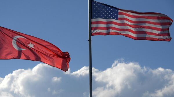 Banderas de Turquía y EEUU - Sputnik Mundo