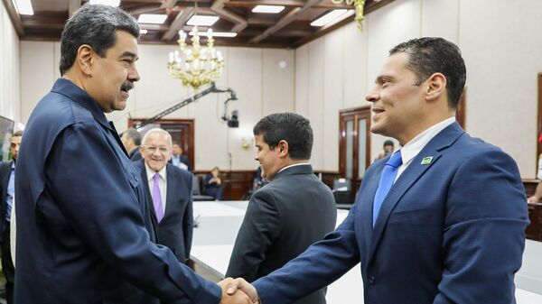 El presidente de Venezuela, Nicolás Maduro, y otras autoridades de su Gobierno se reunieron con el coalición opositora denominada Alianza Democrática  - Sputnik Mundo