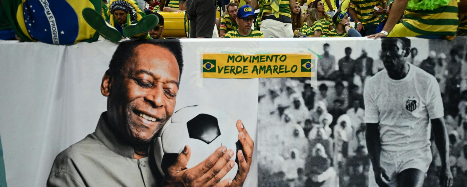 Carteles de Pelé desplegados por la afición brasileña en el Mundial de Catar 2022 - Sputnik Mundo, 1920, 29.12.2022