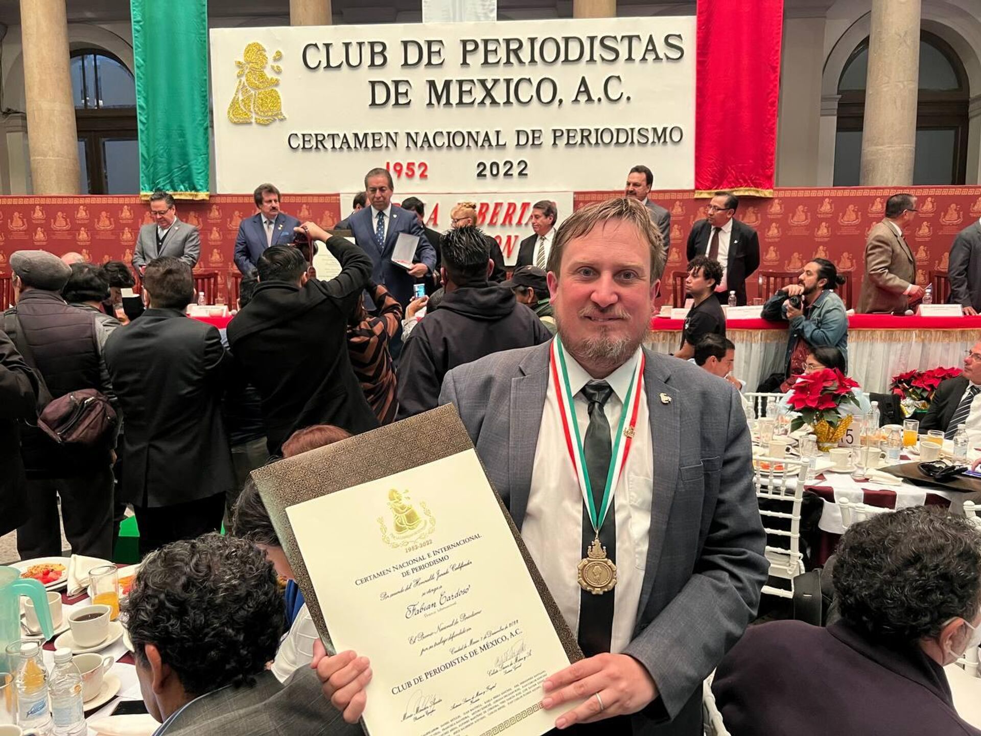 Fabián Cardozo, de 'GPS Internacional' de Sputnik, condecorado por el Club  de Periodistas de México , Sputnik Mundo