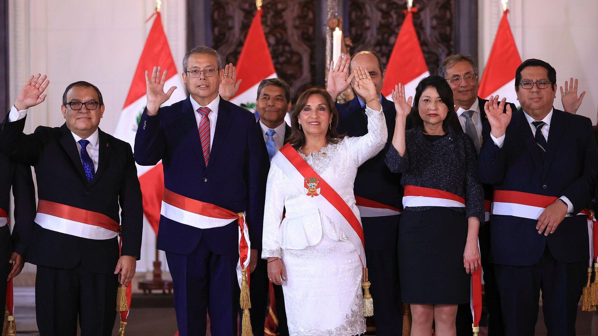 Dina Boluarte, presidenta de Perú, con su gabinete legal - Sputnik Mundo, 1920, 11.12.2022