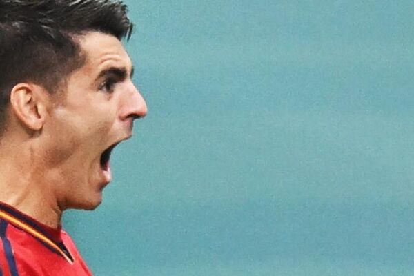 El delantero español Álvaro Morata celebra su gol en el partido de la fase de grupos entre España y Alemania. - Sputnik Mundo