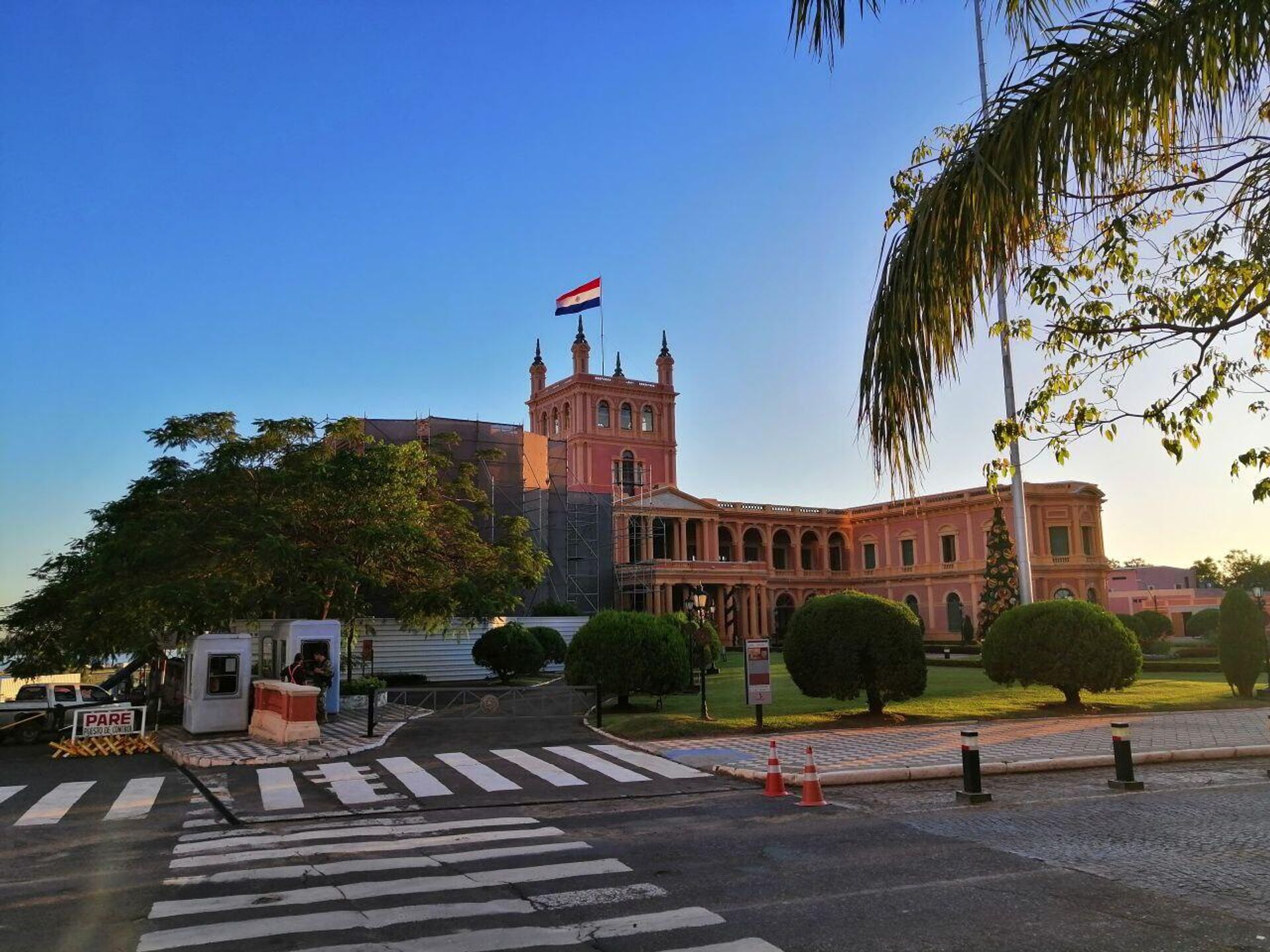 El Palacio de López es la sede del poder ejecutivo de Paraguay, ubicado a unos metros de la costanera en Asunción. - Sputnik Mundo, 1920, 14.03.2023