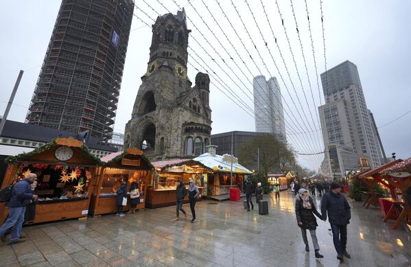 Feria de Navidad en Breitscheidplatz en Berlín, Alemania. Feria de Navidad en Breitscheidplatz en Berlín, Alemania. - Sputnik Mundo