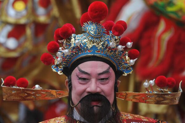 El mago del Año Nuevo chino se llama Cai Shen. Es el dios de la riqueza y la prosperidad al que se pide un deseo en el Año Nuevo chino. - Sputnik Mundo