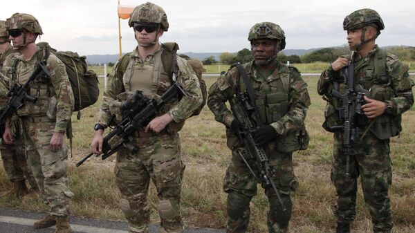 Militares estadounidenses y colombianos en la Base Aérea de Tolemaida (Colombia). - Sputnik Mundo