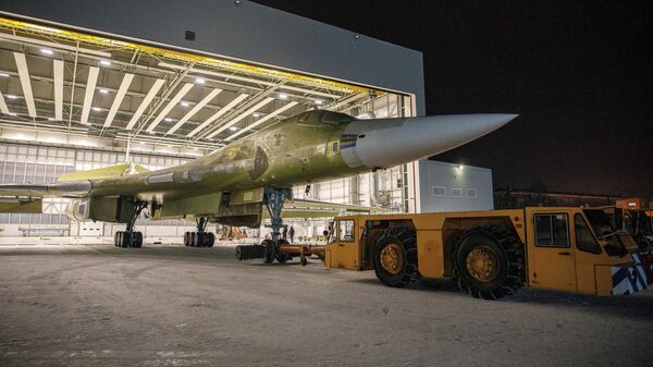El bombardero estratégico ruso Tu-160M - Sputnik Mundo