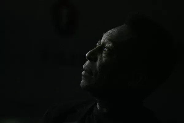 Durante tres años, hasta el final de su carrera en 1977, el goleador jugó en el club estadounidense New York Cosmos.En la foto: Pelé en la inauguración de la exposición Marcas del Rey sobre su vida en Brasilia, 2008. - Sputnik Mundo