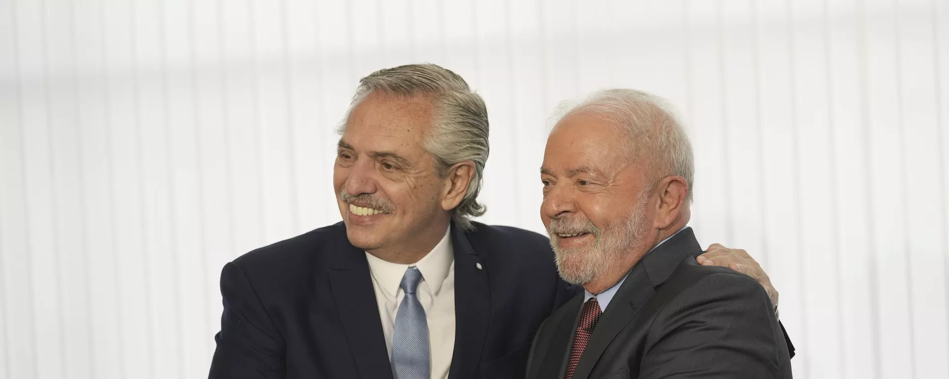 El Presidente de Brasil, Luiz Inácio Lula da Silva (a la derecha) y el Presidente de Argentina, Alberto Fernández - Sputnik Mundo, 1920, 17.01.2023