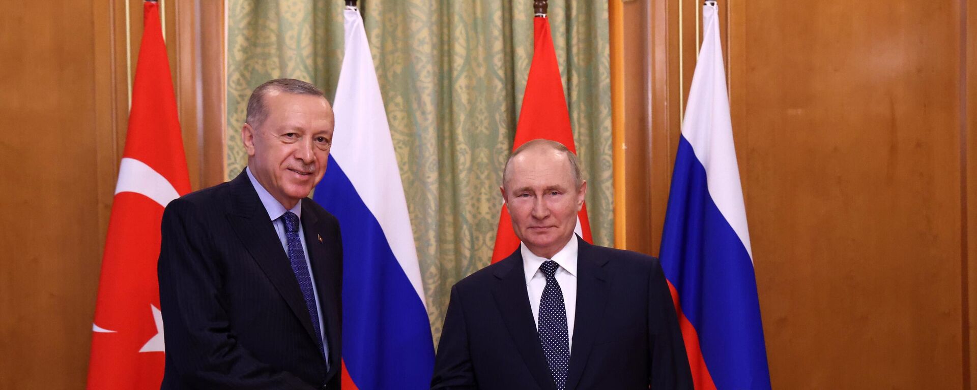 El presidente turco, Recep Tayyip Erdogan, y el presidente de Rusia, Vladímir Putin - Sputnik Mundo, 1920, 05.01.2023