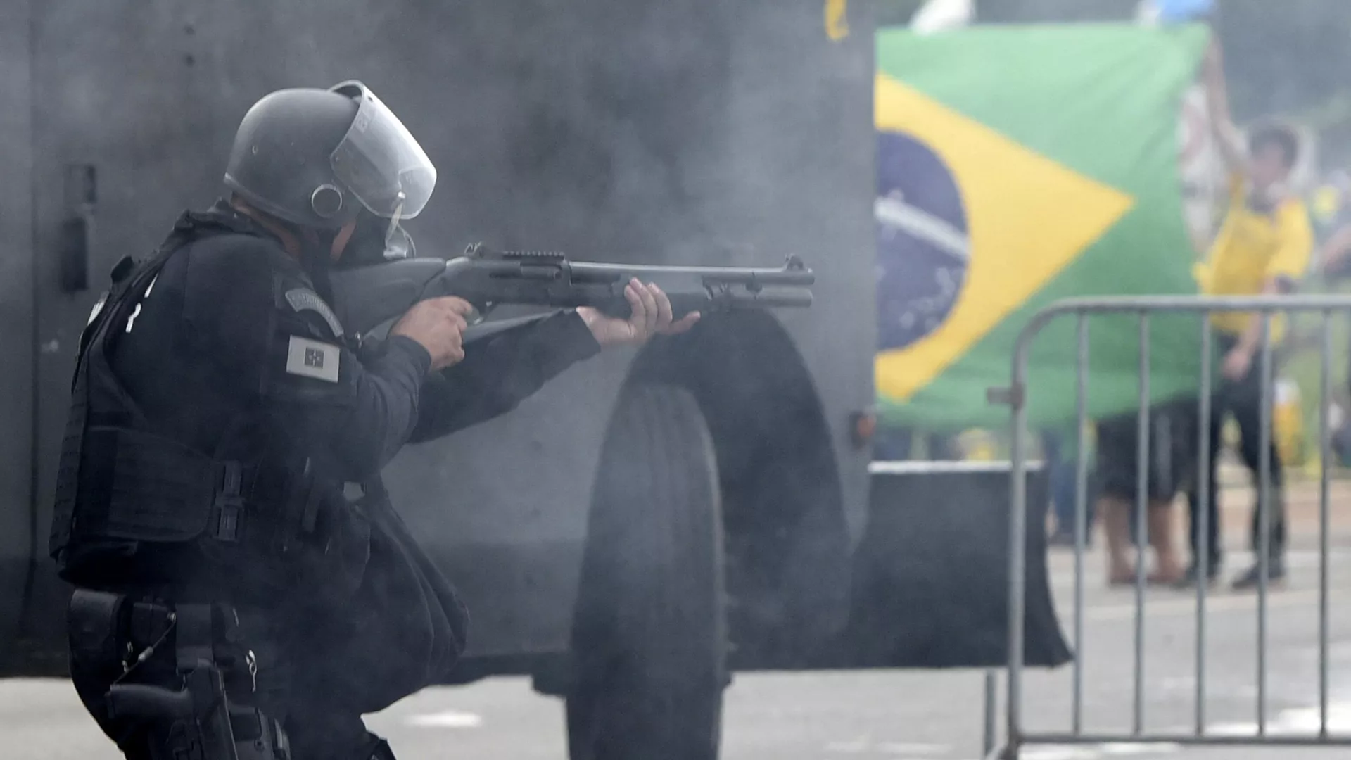 La policía dispersa a los manifestantes pro-Bolsonaro en Brasil  - Sputnik Mundo, 1920, 07.02.2023