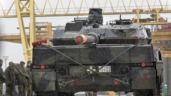 Un tanque Leopard 2 del ejército alemán - Sputnik Mundo