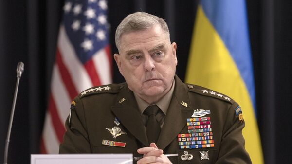 El general estadounidense Mark Milley durante la reunión del Grupo de Contacto de Defensa de Ucrania de la OTAN en la base aérea de Ramstein el 20 de enero de 2023 - Sputnik Mundo