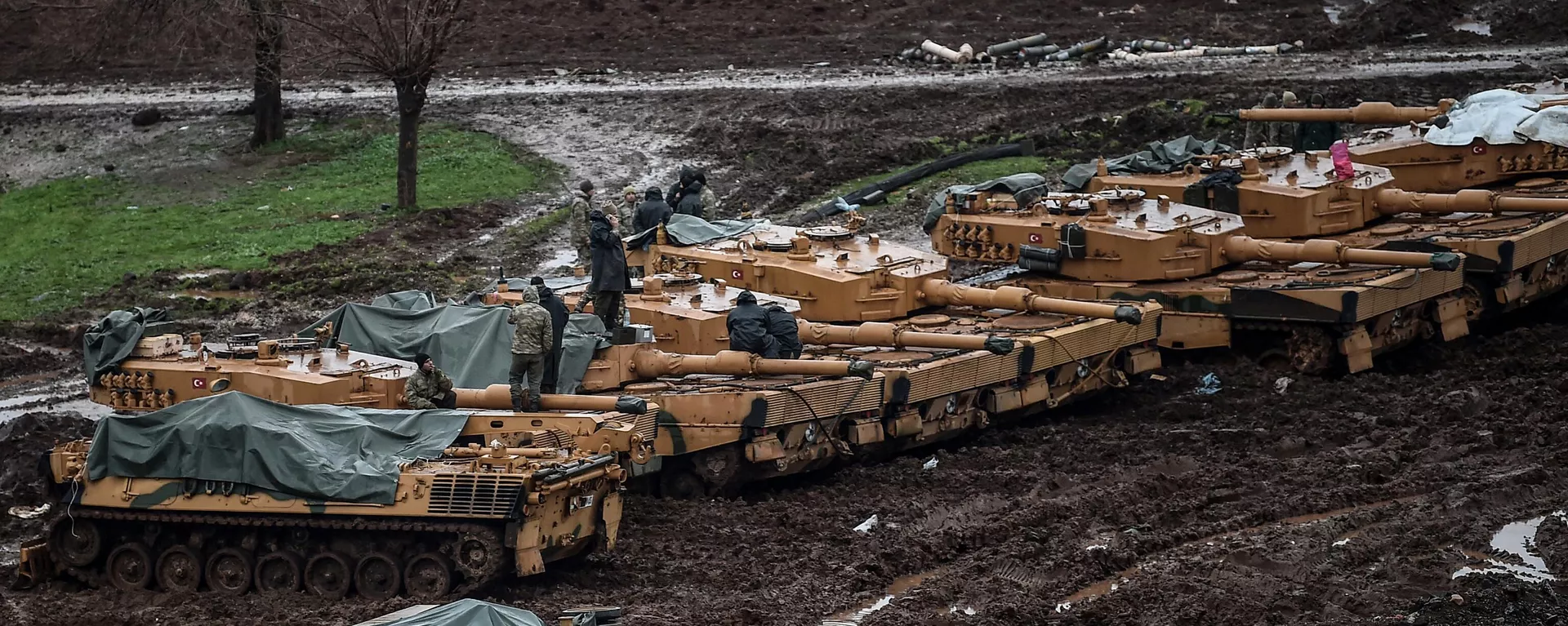 Soldati turchi sui loro carri armati principali Leopard 2A4 di fabbricazione tedesca nel 2018 (archivio) - Sputnik World, 1920, 01.25.2023