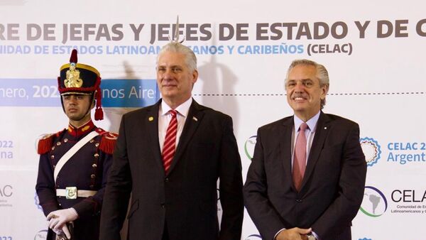 El presidente de Cuba, Miguel Díaz-Canel, con su par de Argentina, Alberto Fernández - Sputnik Mundo