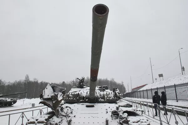 En el museo La ruptura del sitio de Leningrado en Kirovsk apareció una peculiar exposición de trofeos de equipamientos de las tropas ucranianas dañados en las batallas. - Sputnik Mundo