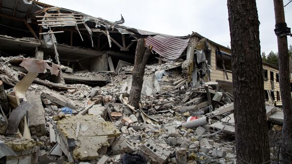 Las consecuencias del bombardeo ucraniano en Lugansk (archivo) - Sputnik Mundo
