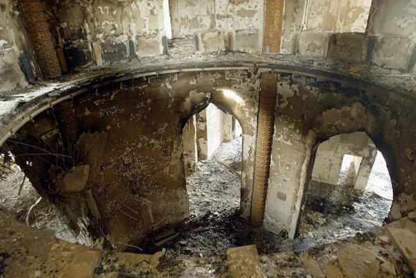 El palacio en ruinas de Sadam Huseín en su ciudad natal de Al Owja. - Sputnik Mundo