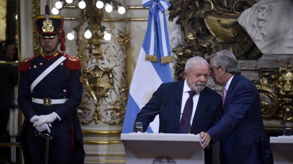El presidente de Brasil, Luiz Inácio Lula da Silva (a la izquierda), y el presidente de Argentina, Alberto Fernández. - Sputnik Mundo