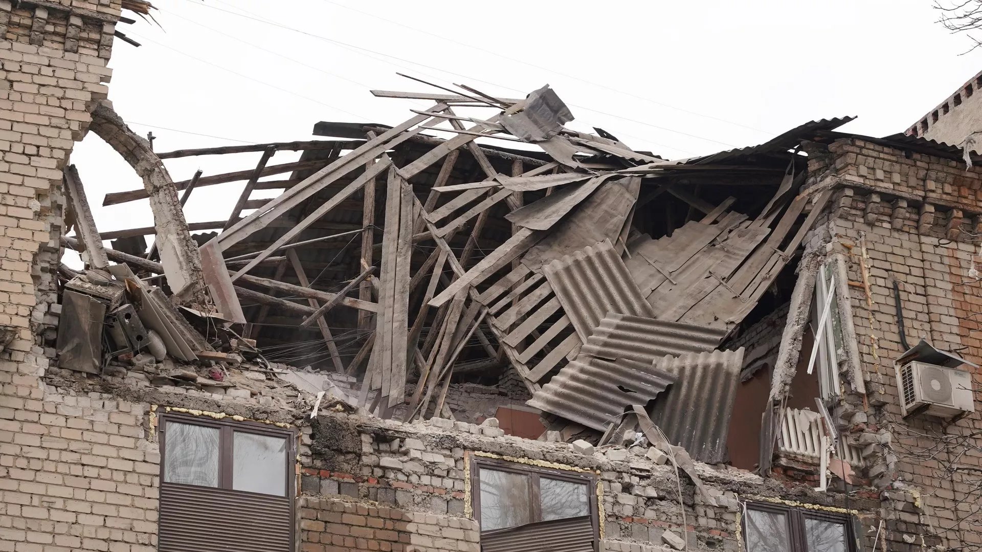 Las consecuencias del ataque ucraniano en Donetsk, el 4 de febrero - Sputnik Mundo, 1920, 06.02.2023