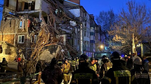 Se derrumba un edificio en la ciudad rusa de Yefrémov, en la región de Tula, como consecuencia de una explosión de gas doméstico.  - Sputnik Mundo
