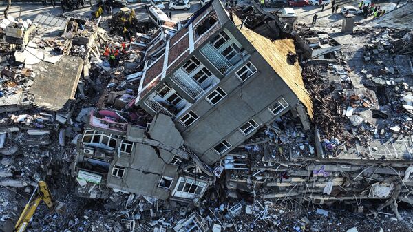 Las consecuencias de los terremotos en Tuquía, el 8 de febrero - Sputnik Mundo