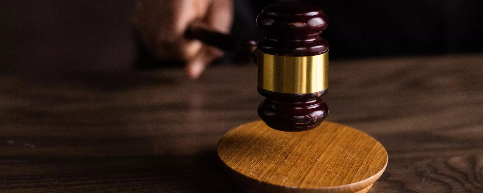 Un juez con martillo (imagen de referencia) - Sputnik Mundo, 1920, 27.11.2023